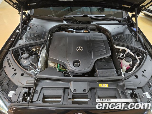 Mercedes-Benz S-Class 2025 — photo 9