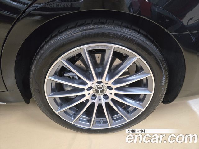 Mercedes-Benz S-Class 2025 — photo 10
