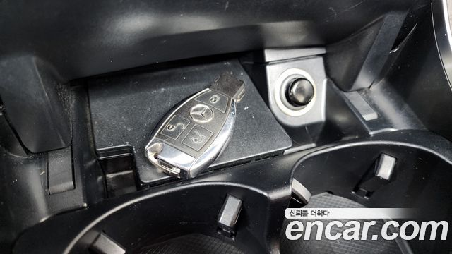 Mercedes-Benz C-Class 2017 — photo 12