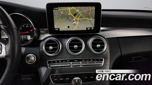 Mercedes-Benz C-Class 2017 — photo 13