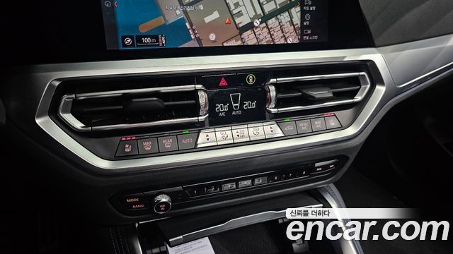 BMW 4-Series 2022 — photo 16
