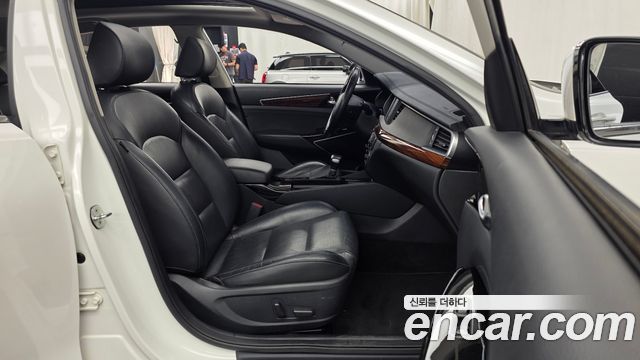 Kia K7 2017 — photo 11
