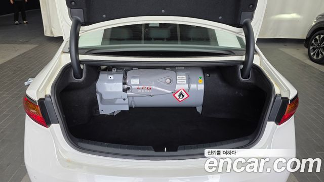 Kia K7 2017 — photo 20