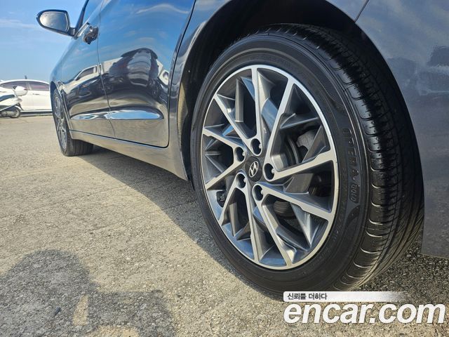 Hyundai AVANTE 2020 — photo 5