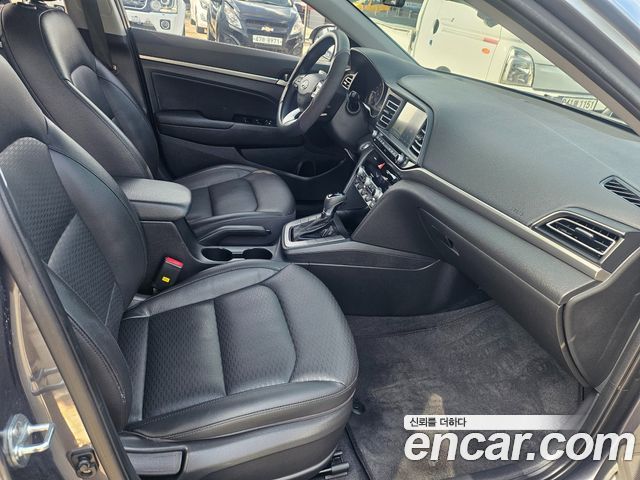 Hyundai AVANTE 2020 — photo 13