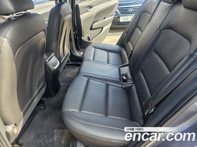 Hyundai AVANTE 2020 — photo 14
