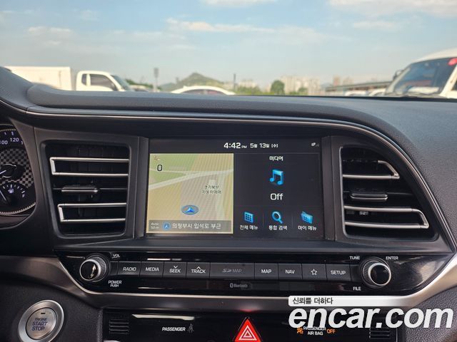 Hyundai AVANTE 2020 — photo 15