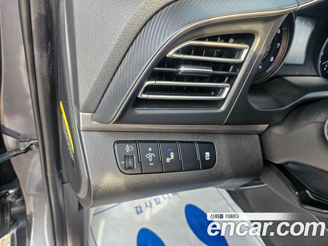 Hyundai AVANTE 2020 — photo 17
