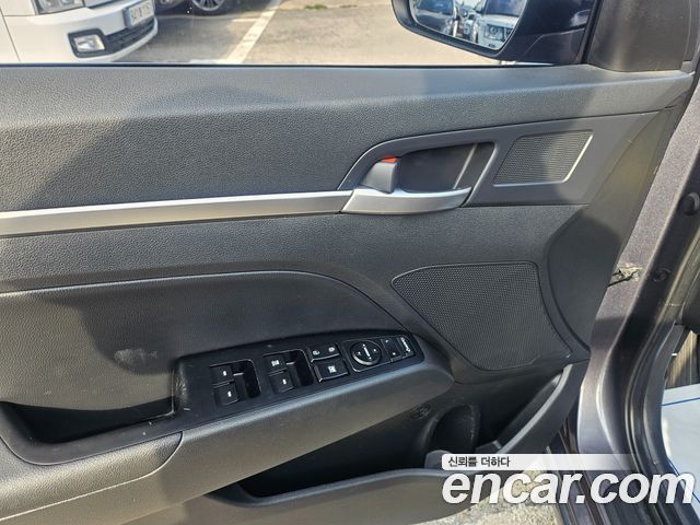 Hyundai AVANTE 2020 — photo 18