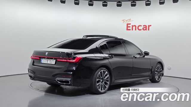 BMW 7-Series 2020 — photo 2