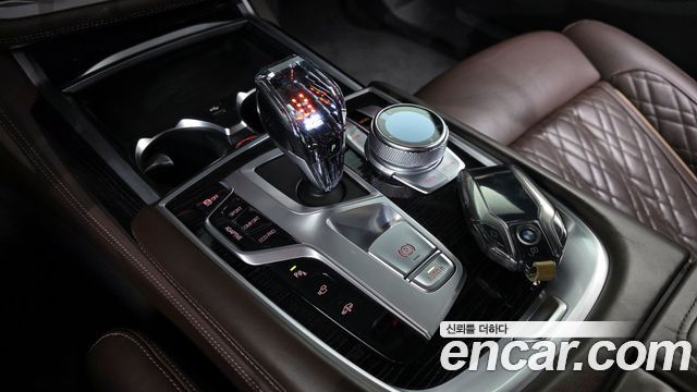 BMW 7-Series 2020 — photo 9