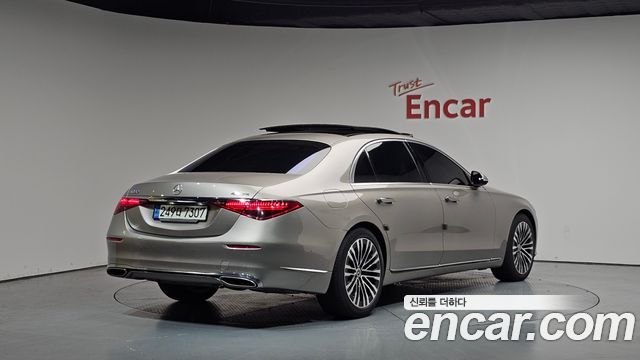 Mercedes-Benz S-Class 2022 — photo 2