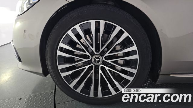 Mercedes-Benz S-Class 2022 — photo 7