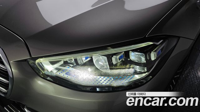 Mercedes-Benz S-Class 2022 — photo 8