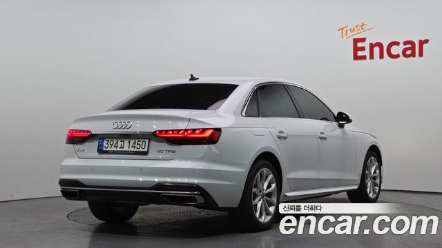 Audi A4 2023 — photo 2