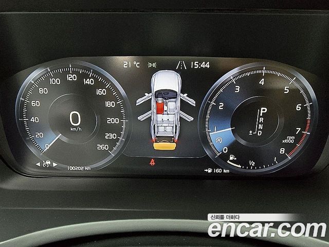 Volvo XC90 2019 — photo 8