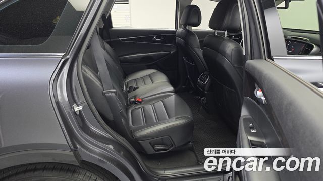 Kia Sorento 2016 — photo 17