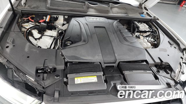 Audi Q7 2019 — photo 6