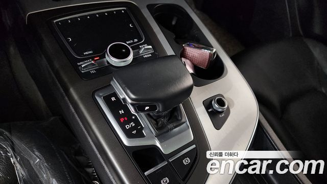 Audi Q7 2019 — photo 9