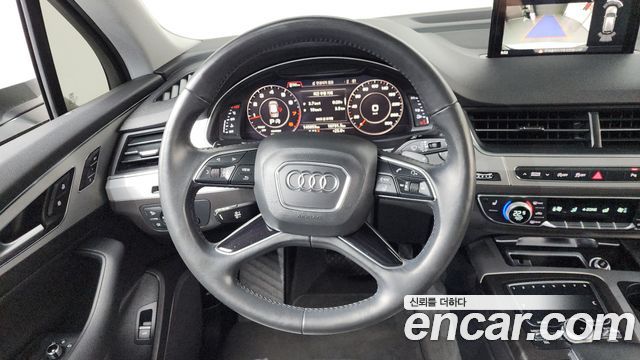 Audi Q7 2019 — photo 13