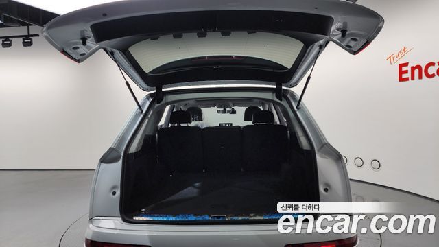 Audi Q7 2019 — photo 19