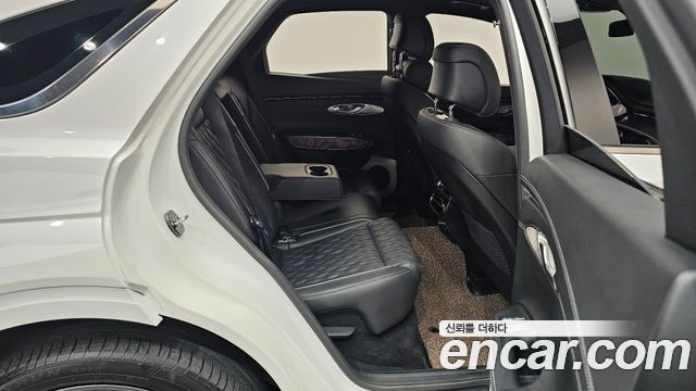 Genesis GV70 2021 — photo 17