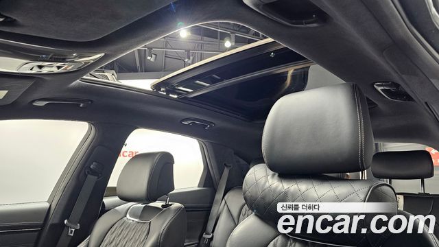 Genesis GV70 2021 — photo 21