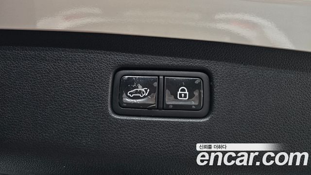Genesis GV70 2021 — photo 22