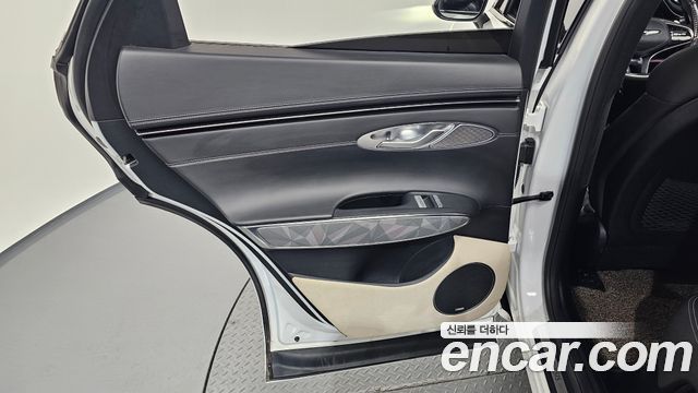 Genesis GV70 2021 — photo 15