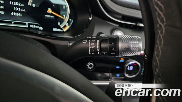 Genesis GV70 2021 — photo 27