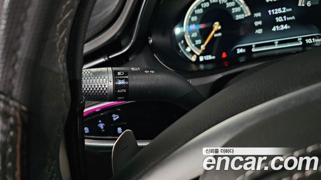 Genesis GV70 2021 — photo 28