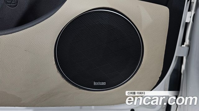 Genesis GV70 2021 — photo 30