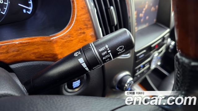 Hyundai Equus 2010 — photo 16