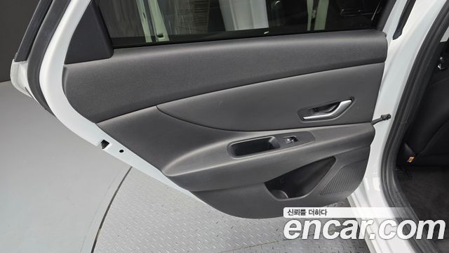 Hyundai AVANTE 2023 — photo 15