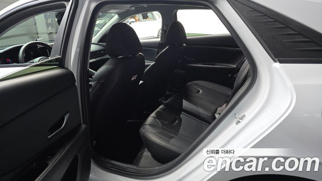 Hyundai AVANTE 2023 — photo 16