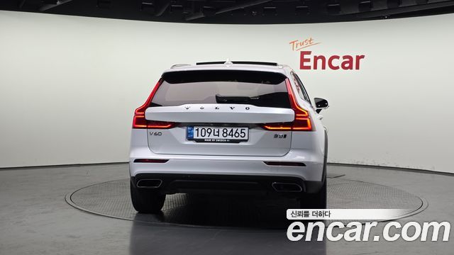 Volvo V60 2021 — photo 4