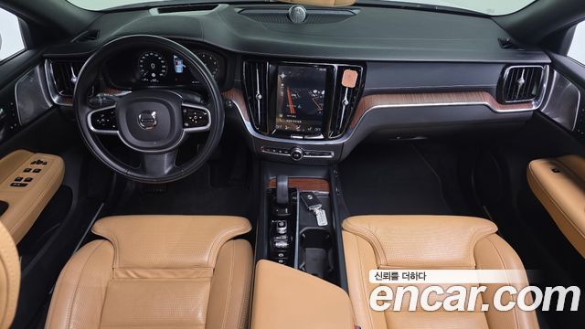 Volvo V60 2021 — photo 10