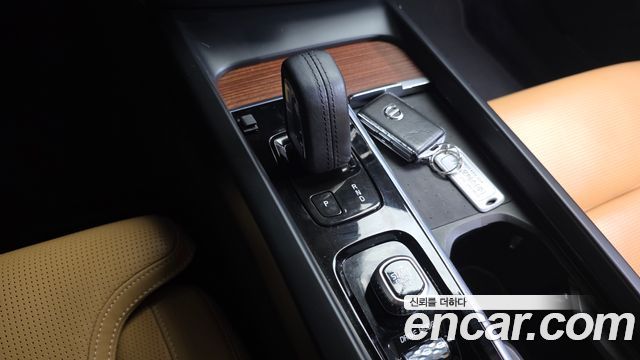 Volvo V60 2021 — photo 12