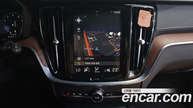 Volvo V60 2021 — photo 19