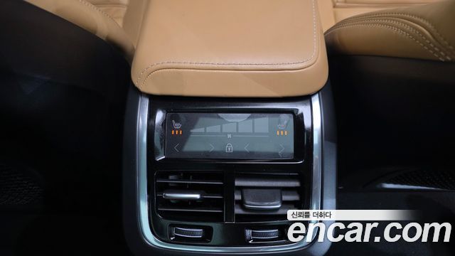 Volvo V60 2021 — photo 22