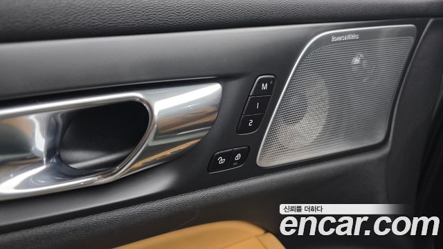 Volvo V60 2021 — photo 23