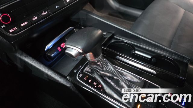 Kia K7 2017 — photo 12