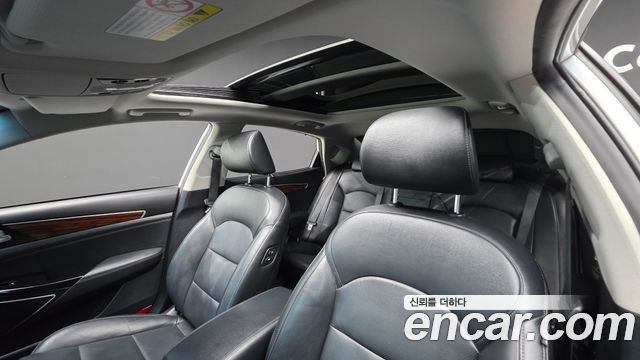 Kia K7 2017 — photo 17