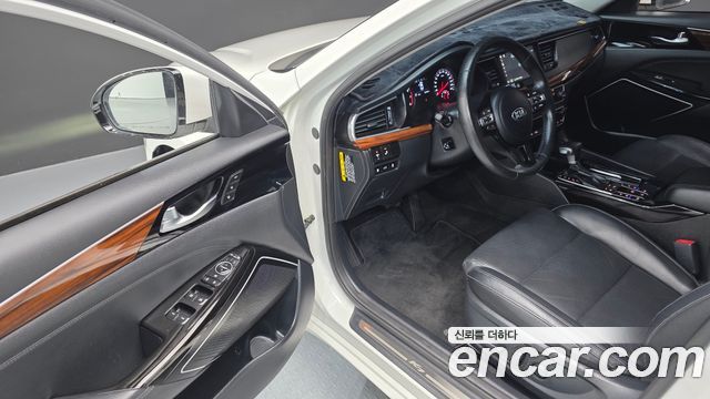 Kia K7 2017 — photo 18