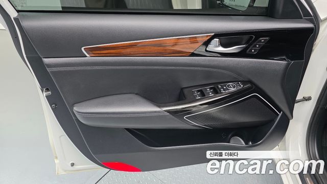 Kia K7 2017 — photo 14