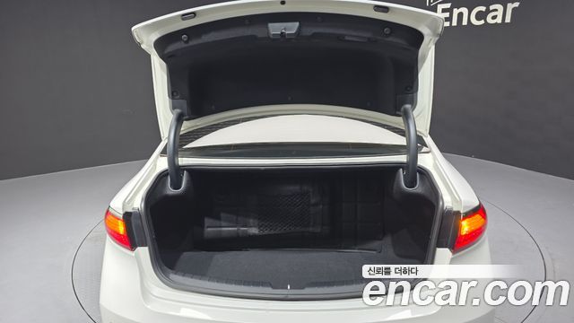 Kia K7 2017 — photo 32