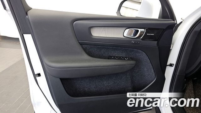 Volvo XC40 2020 — photo 14