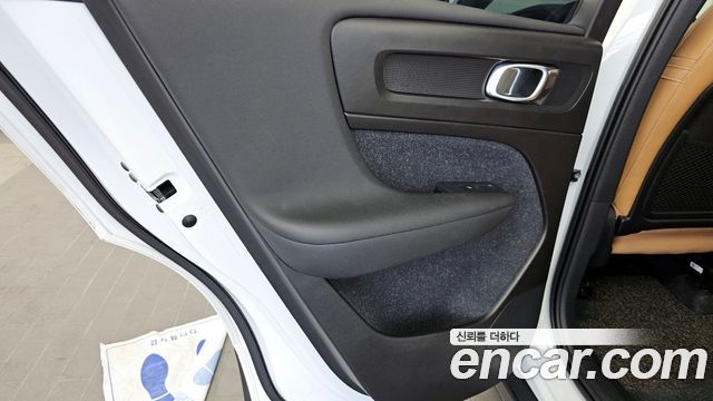 Volvo XC40 2020 — photo 15