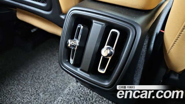 Volvo XC40 2020 — photo 31