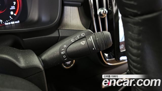 Volvo XC40 2020 — photo 37